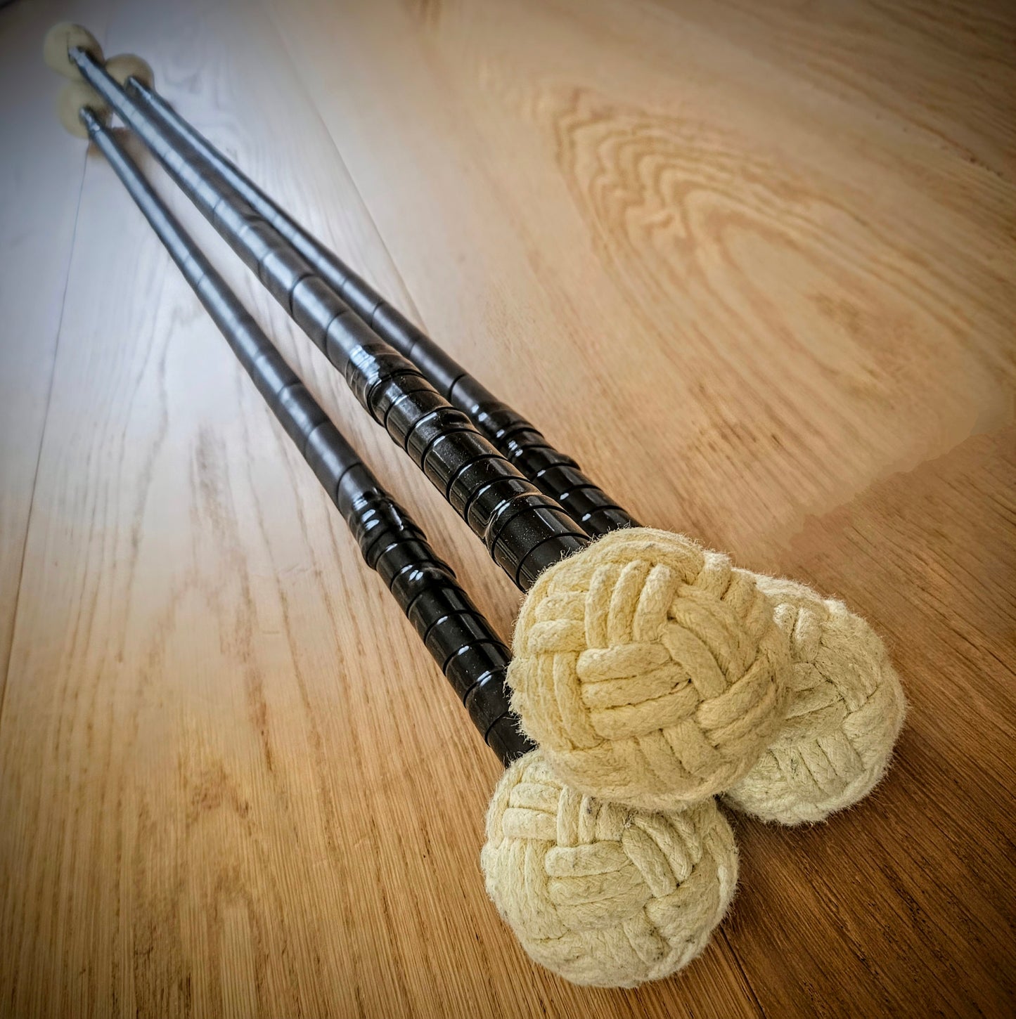 Globe knot fire carbon juggling staff stave